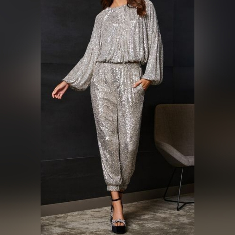 Gianni Bini Silver Sequins Jogger Set (Long Sleeve Top & Pants only) Size Large